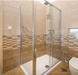 2 bedroom villa with pool and sea views in Bol, Brač Island, sleeps 4